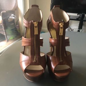 Michael Kors Berkeley Platform size 8.5